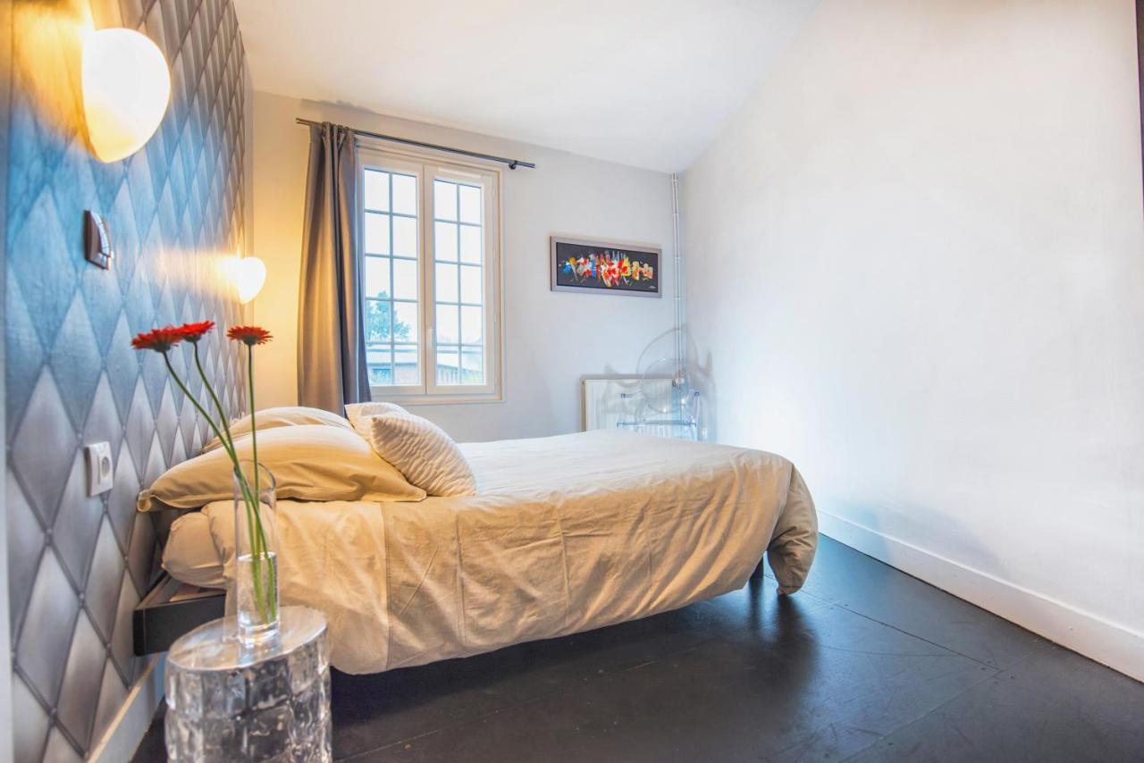 The Grey House Villa องเฟลอร์ ภายนอก รูปภาพ
