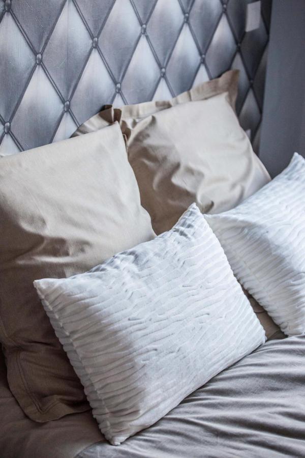 The Grey House Villa องเฟลอร์ ภายนอก รูปภาพ