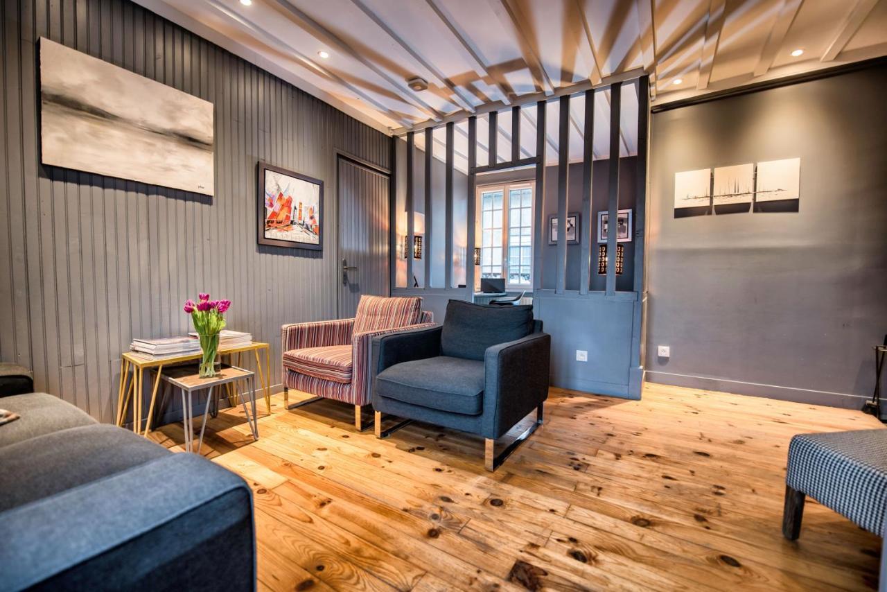 The Grey House Villa องเฟลอร์ ภายนอก รูปภาพ